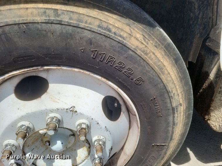 image for item DR4934 2004 GMC C7500 dump truck