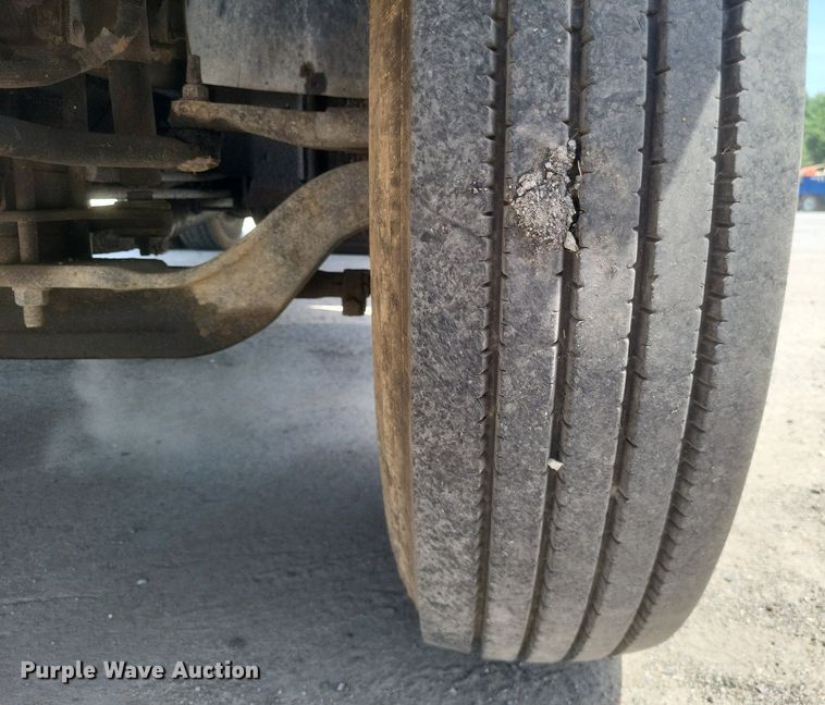 image for item DR4934 2004 GMC C7500 dump truck