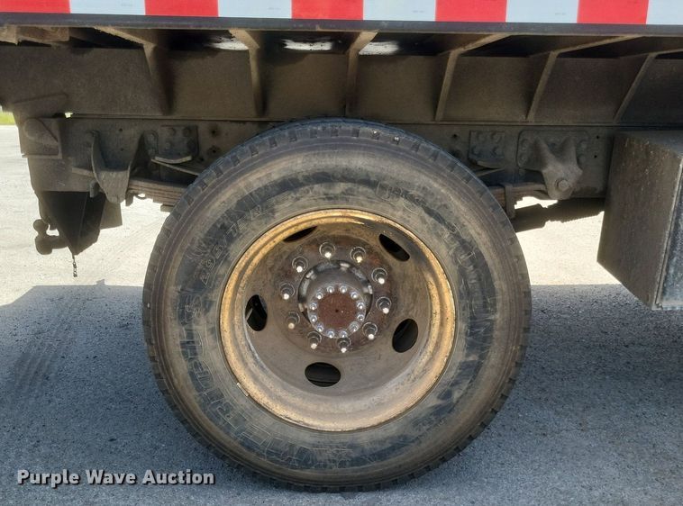 image for item DR4934 2004 GMC C7500 dump truck