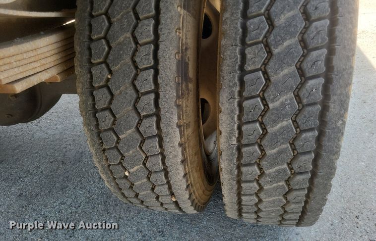 image for item DR4934 2004 GMC C7500 dump truck