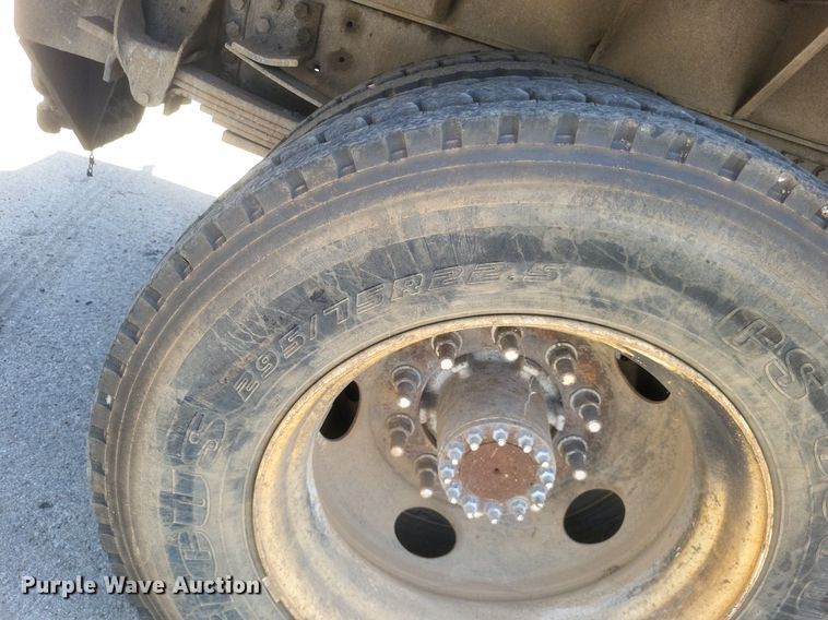 image for item DR4934 2004 GMC C7500 dump truck