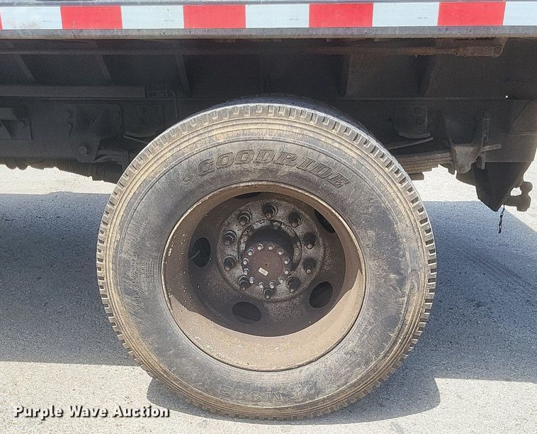 image for item DR4934 2004 GMC C7500 dump truck