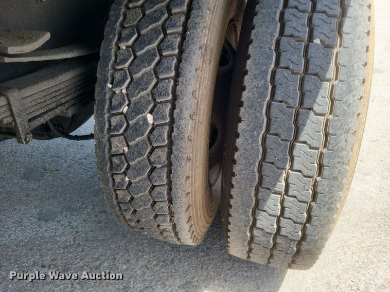 image for item DR4934 2004 GMC C7500 dump truck