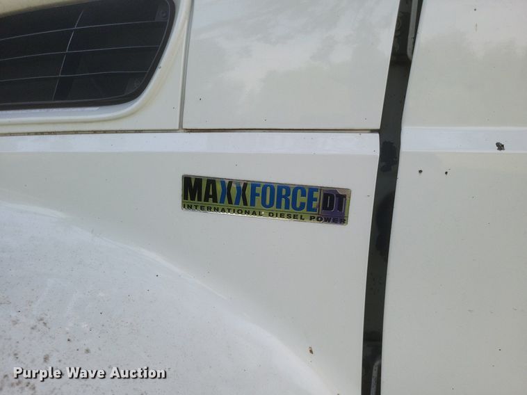 image for item DR4939 2011 International  DuraStar 4400 flatbed truck