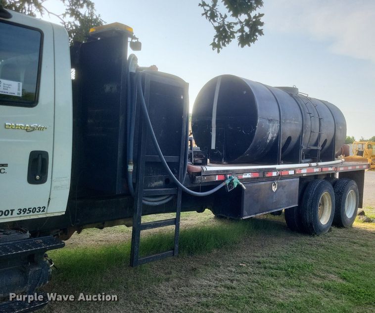 image for item DR4939 2011 International  DuraStar 4400 flatbed truck