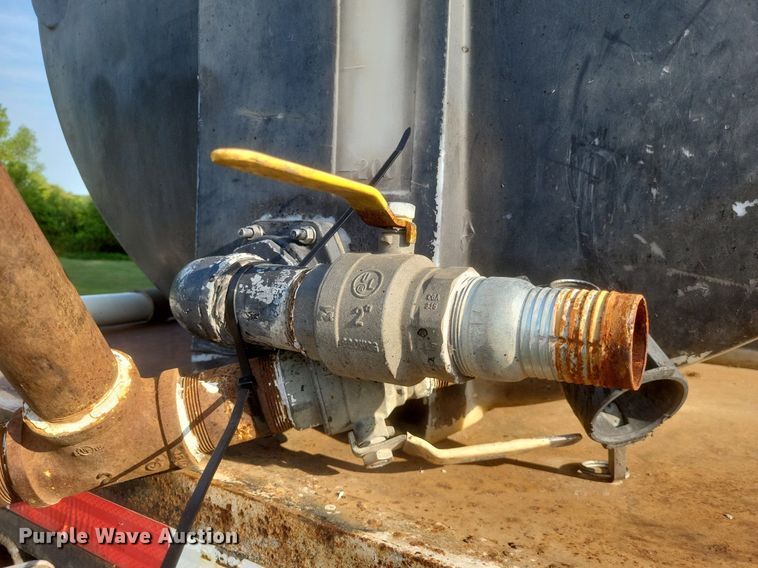 image for item DR4939 2011 International  DuraStar 4400 flatbed truck