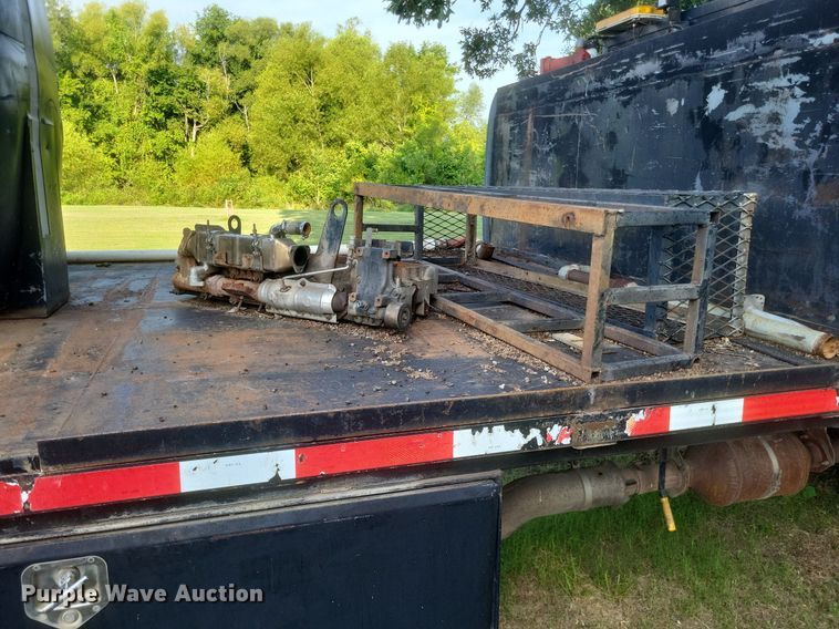 image for item DR4939 2011 International  DuraStar 4400 flatbed truck