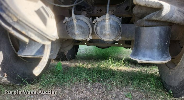 image for item DR4939 2011 International  DuraStar 4400 flatbed truck