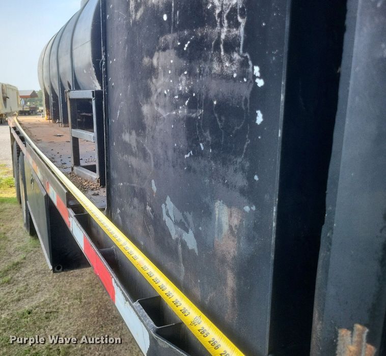 image for item DR4939 2011 International  DuraStar 4400 flatbed truck