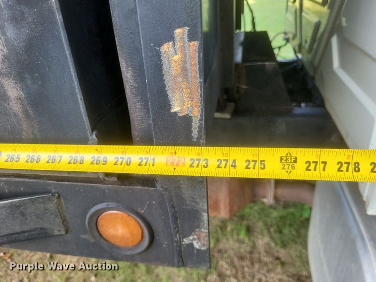 image for item DR4939 2011 International  DuraStar 4400 flatbed truck