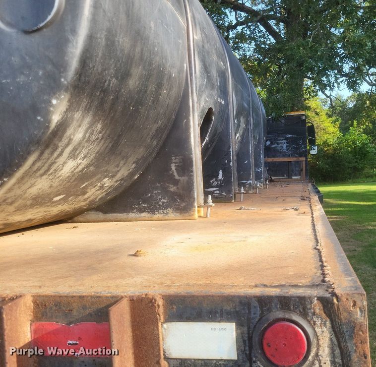 image for item DR4939 2011 International  DuraStar 4400 flatbed truck