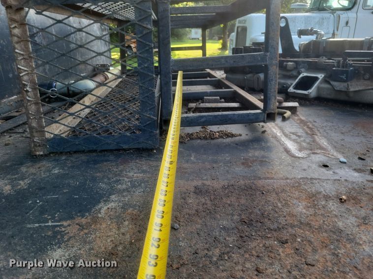 image for item DR4939 2011 International  DuraStar 4400 flatbed truck