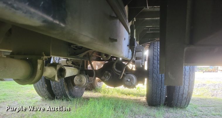 image for item DR4939 2011 International  DuraStar 4400 flatbed truck