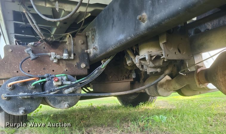 image for item DR4939 2011 International  DuraStar 4400 flatbed truck