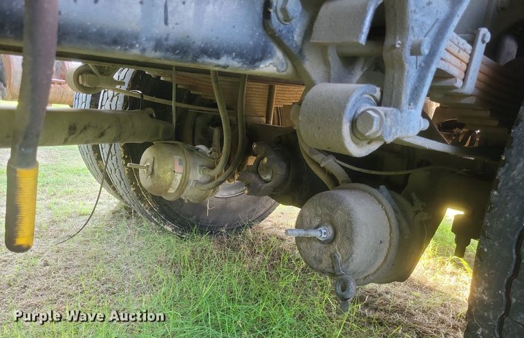 image for item DR4939 2011 International  DuraStar 4400 flatbed truck