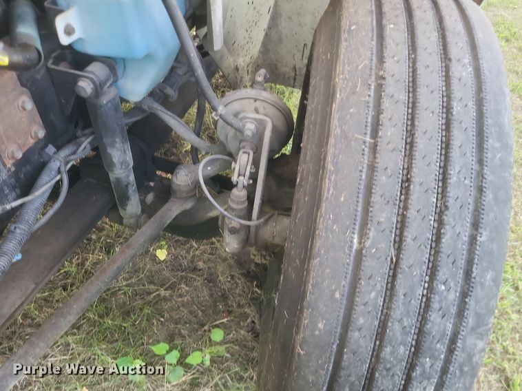 image for item DR4939 2011 International  DuraStar 4400 flatbed truck