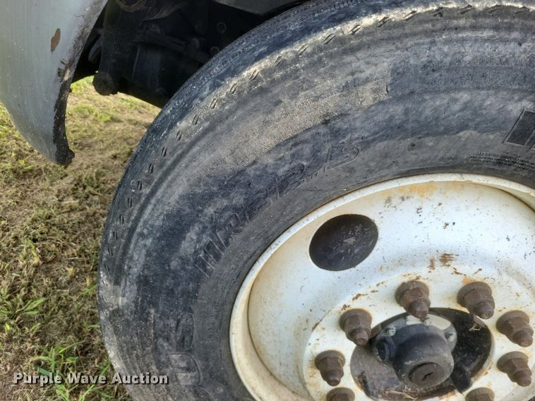 image for item DR4939 2011 International  DuraStar 4400 flatbed truck