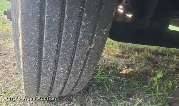 image for item DR4939 2011 International  DuraStar 4400 flatbed truck