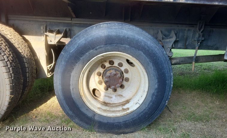 image for item DR4939 2011 International  DuraStar 4400 flatbed truck