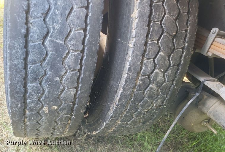 image for item DR4939 2011 International  DuraStar 4400 flatbed truck