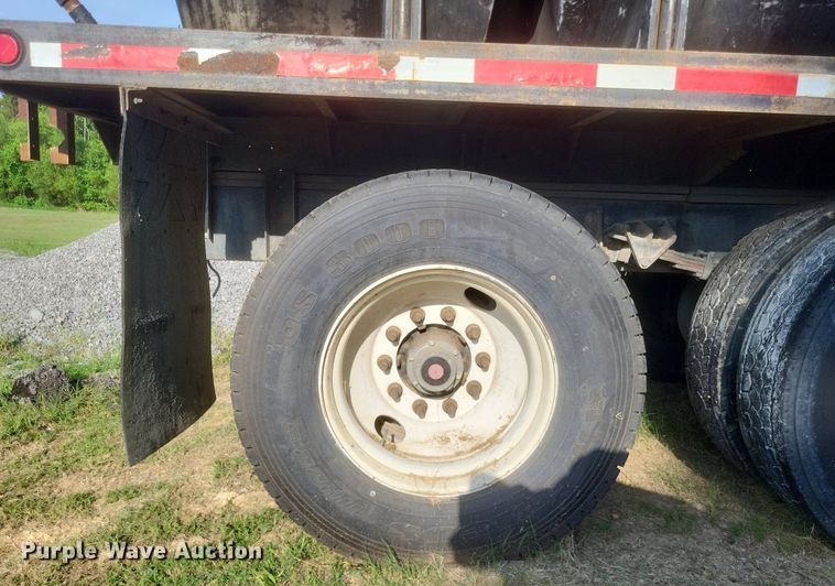 image for item DR4939 2011 International  DuraStar 4400 flatbed truck