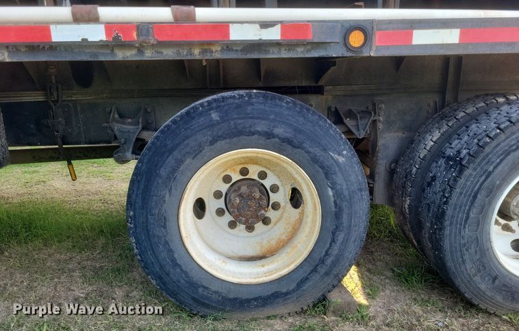 image for item DR4939 2011 International  DuraStar 4400 flatbed truck