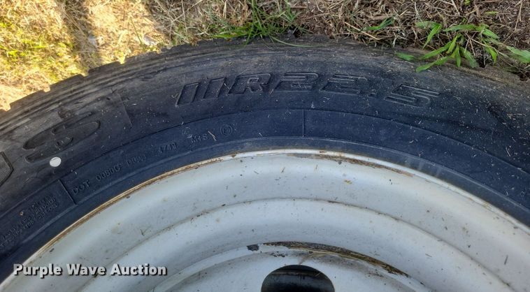 image for item DR4939 2011 International  DuraStar 4400 flatbed truck