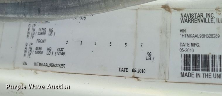 image for item DR4939 2011 International  DuraStar 4400 flatbed truck