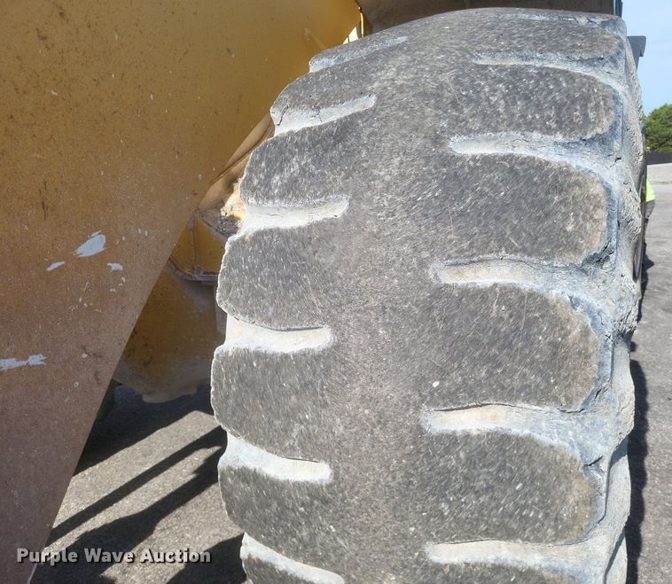 image for item DR4940 2004 Caterpillar  980G Series II wheel loader