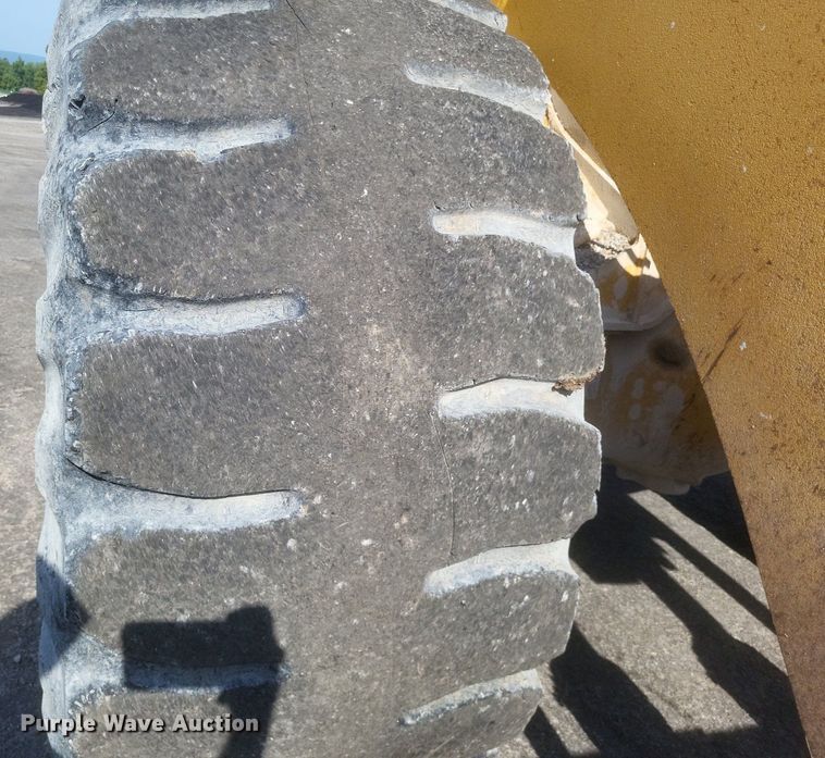 image for item DR4940 2004 Caterpillar  980G Series II wheel loader