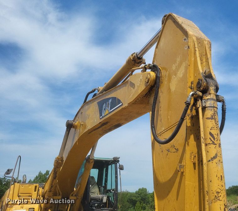 image for item DR4960 2005 Caterpillar  330C L excavator