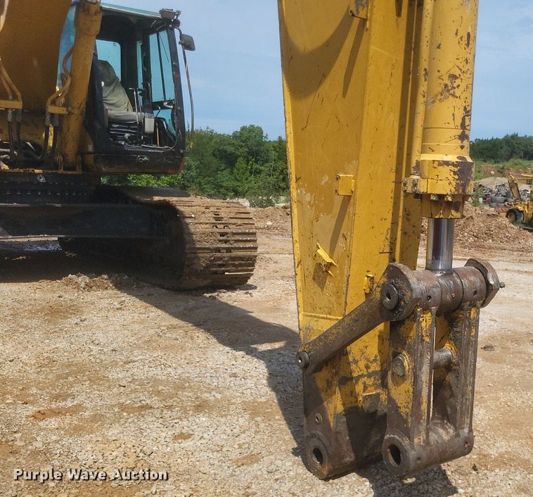 image for item DR4960 2005 Caterpillar  330C L excavator