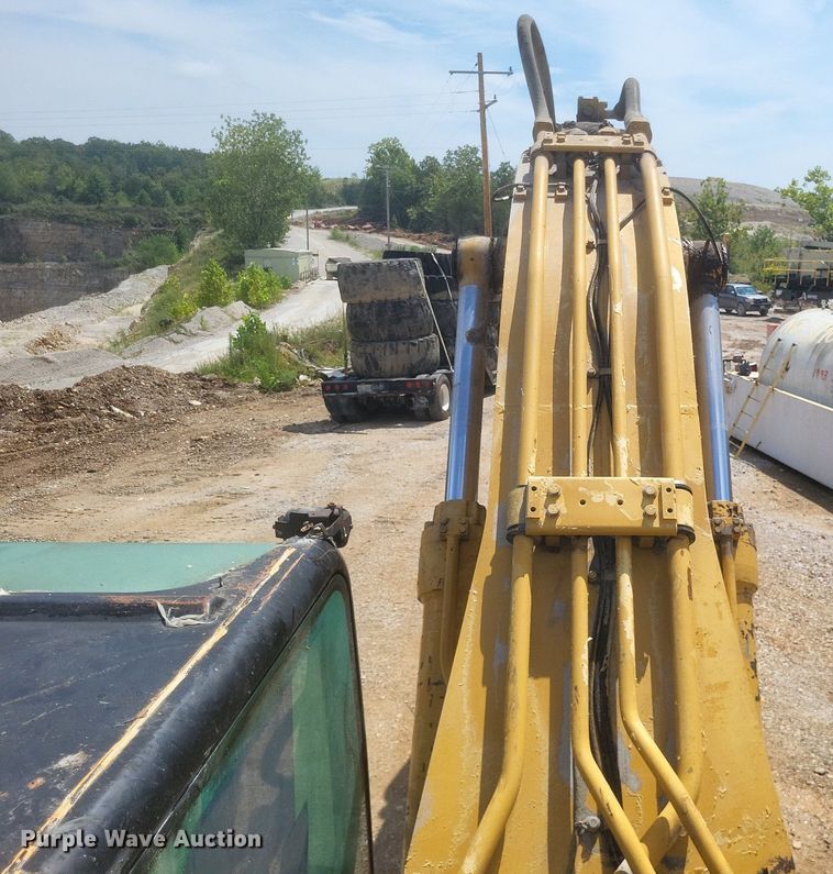 image for item DR4960 2005 Caterpillar  330C L excavator