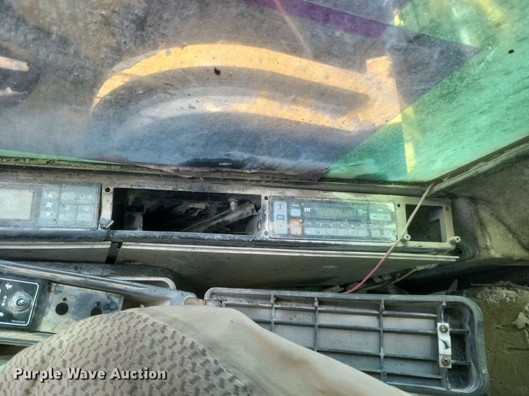 image for item DR4960 2005 Caterpillar  330C L excavator