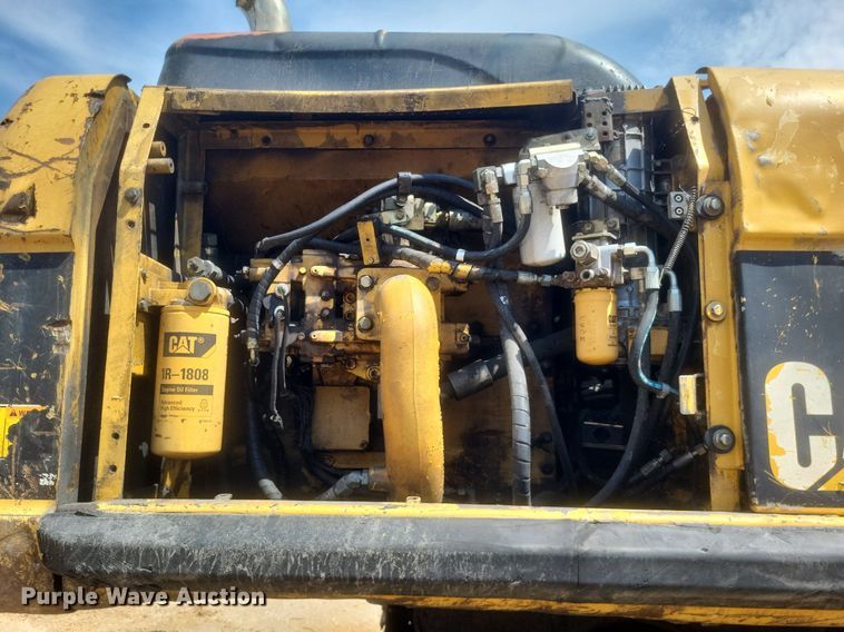 image for item DR4960 2005 Caterpillar  330C L excavator