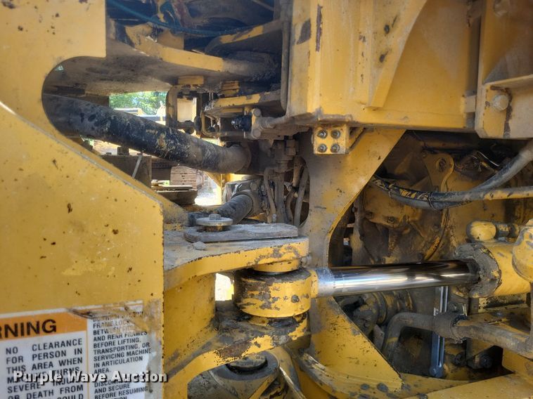 image for item DR4961 2004 Caterpillar  972G series II wheel loader