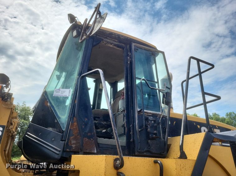 image for item DR4961 2004 Caterpillar  972G series II wheel loader