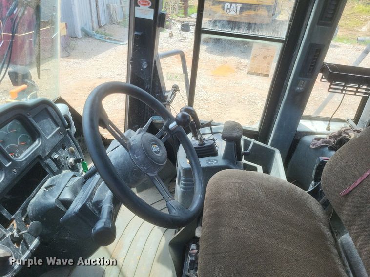 image for item DR4961 2004 Caterpillar  972G series II wheel loader