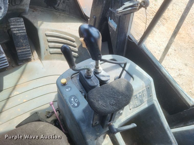 image for item DR4961 2004 Caterpillar  972G series II wheel loader