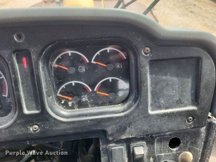 image for item DR4961 2004 Caterpillar  972G series II wheel loader