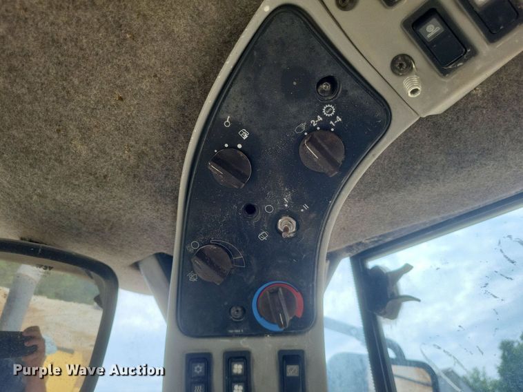 image for item DR4961 2004 Caterpillar  972G series II wheel loader