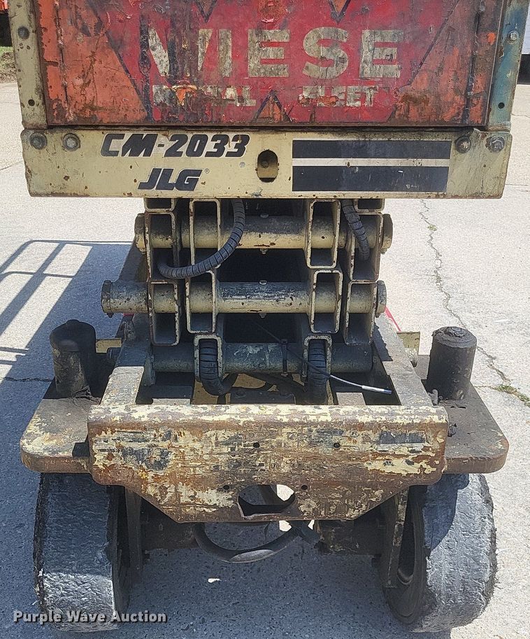 image for item DR4962 1996 JLG CM-2033 scissor lift