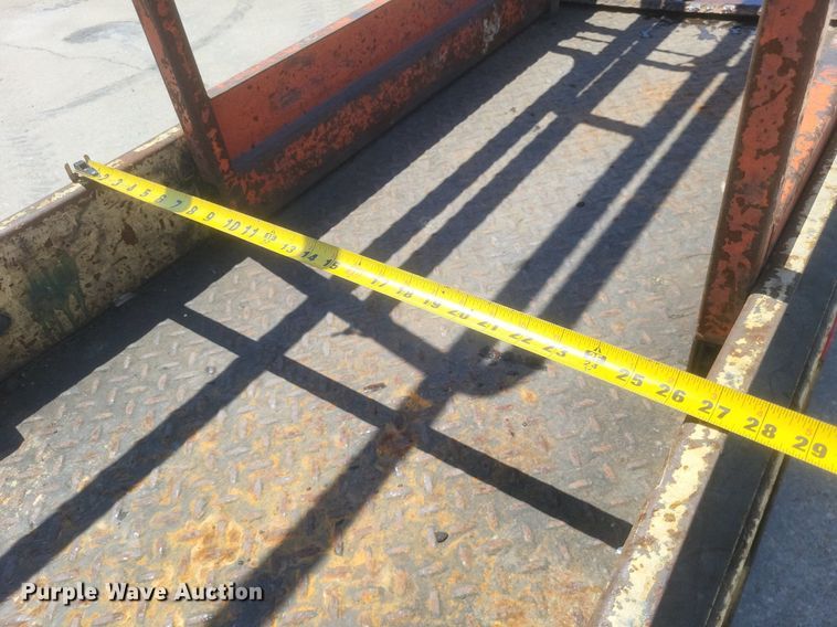 image for item DR4962 1996 JLG CM-2033 scissor lift