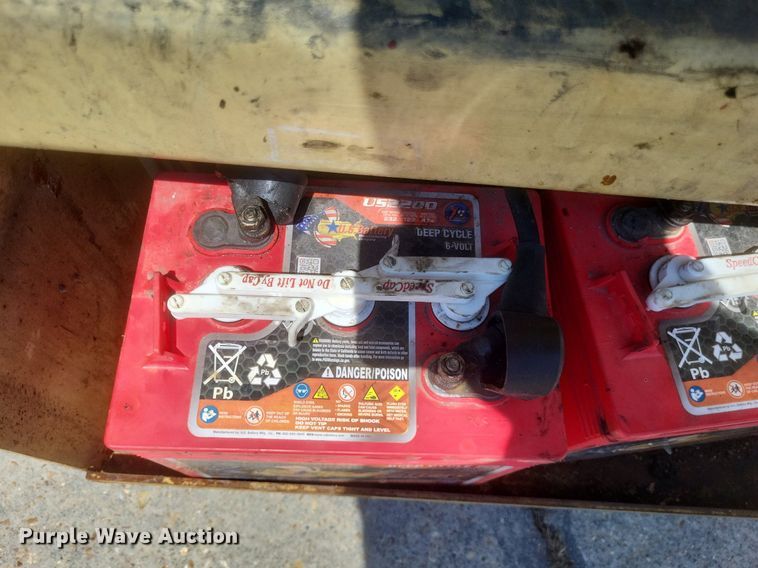 image for item DR4962 1996 JLG CM-2033 scissor lift