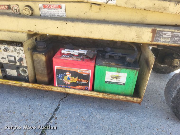 image for item DR4962 1996 JLG CM-2033 scissor lift