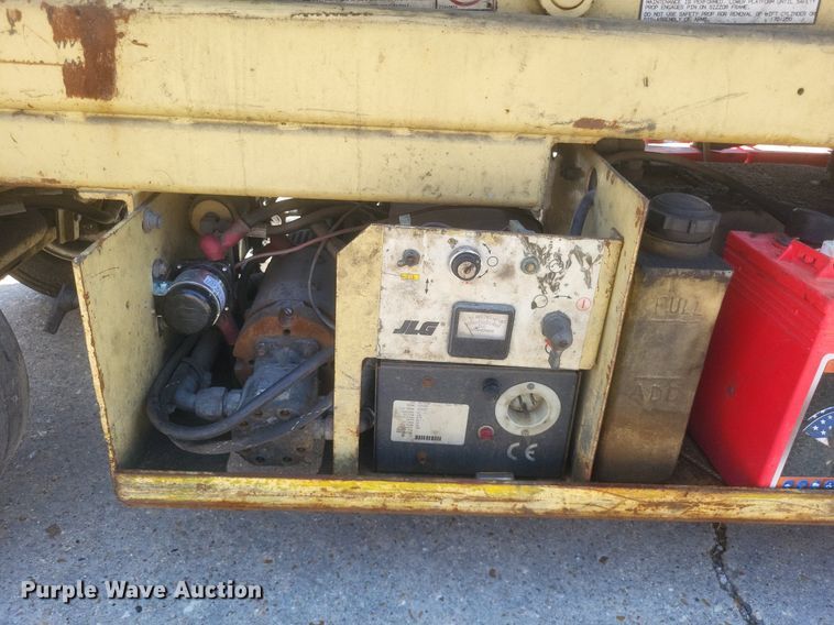 image for item DR4962 1996 JLG CM-2033 scissor lift