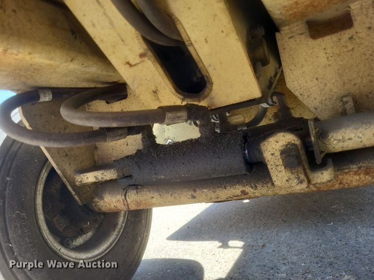 image for item DR4962 1996 JLG CM-2033 scissor lift