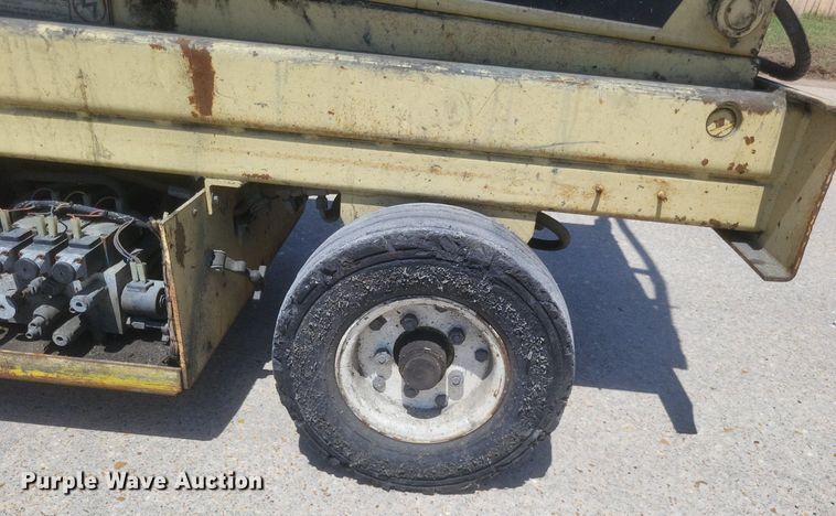 image for item DR4962 1996 JLG CM-2033 scissor lift