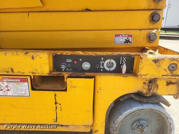 image for item DR4963 Haulotte Compact 3347E scissor lift