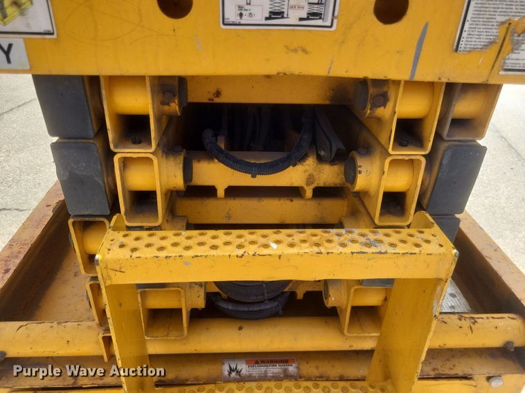 image for item DR4963 Haulotte Compact 3347E scissor lift